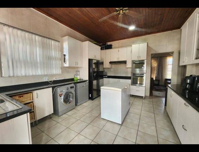 3 BEDROOM HOUSE FOR SALE IN FLORENTIA